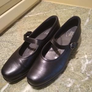 SAS 10.5 Narrow Mary Jane Shoes